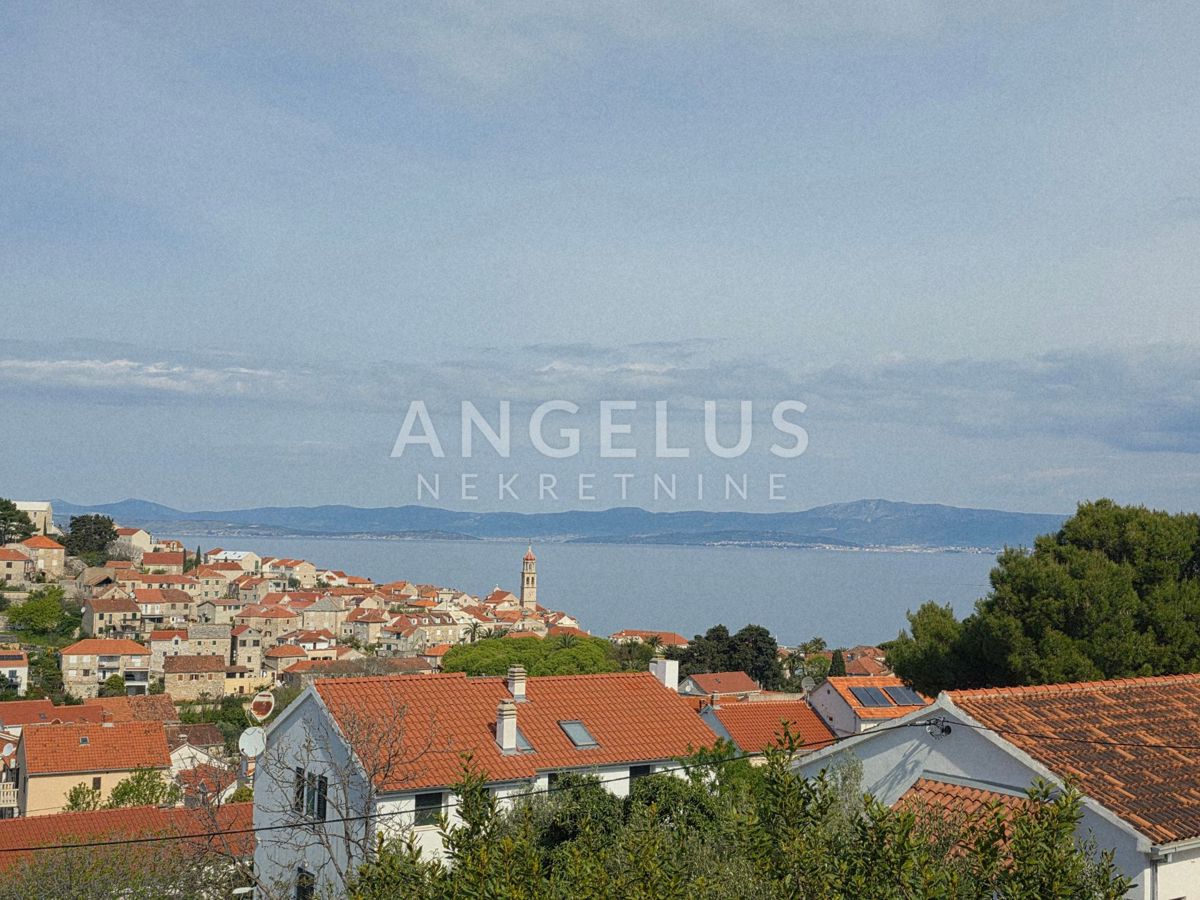 Bracč, Sutivan - hiša z odprtim pogledom na morje, PRODAMO