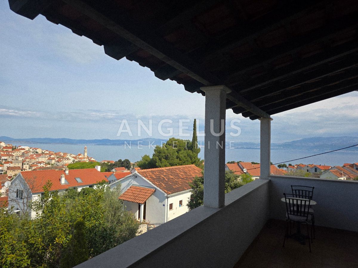 Bracč, Sutivan - hiša z odprtim pogledom na morje, PRODAMO