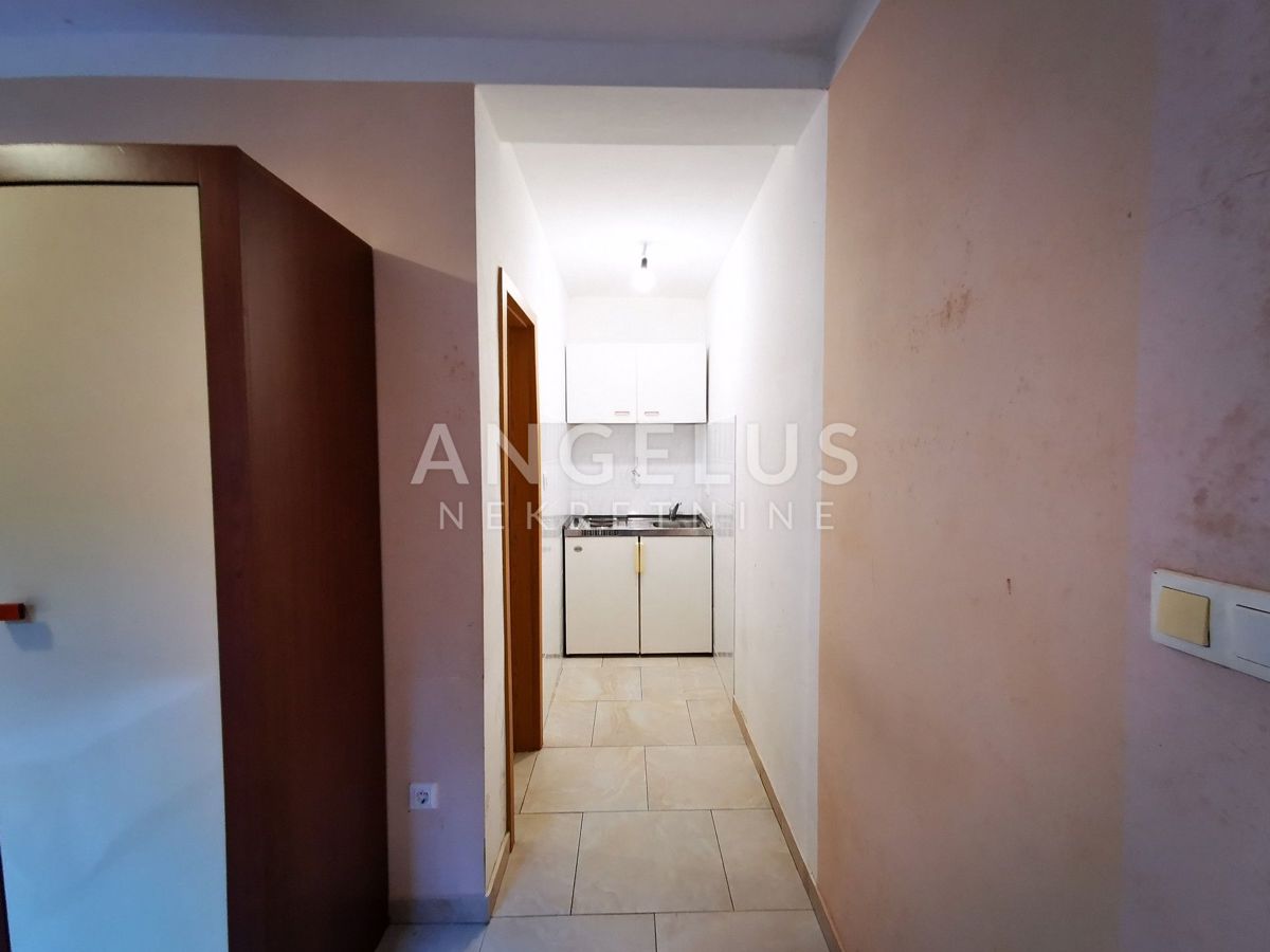 Šolta, Maslinica - garsonjera v centru Maslinice, 17 m2 PRODAJA