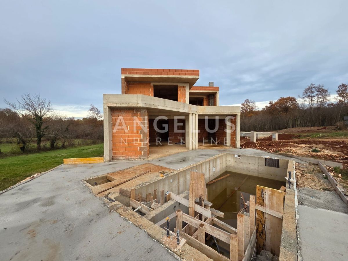 Istra, Barban - Nedokončana vila z bazenom, 174m2, naprodaj!
