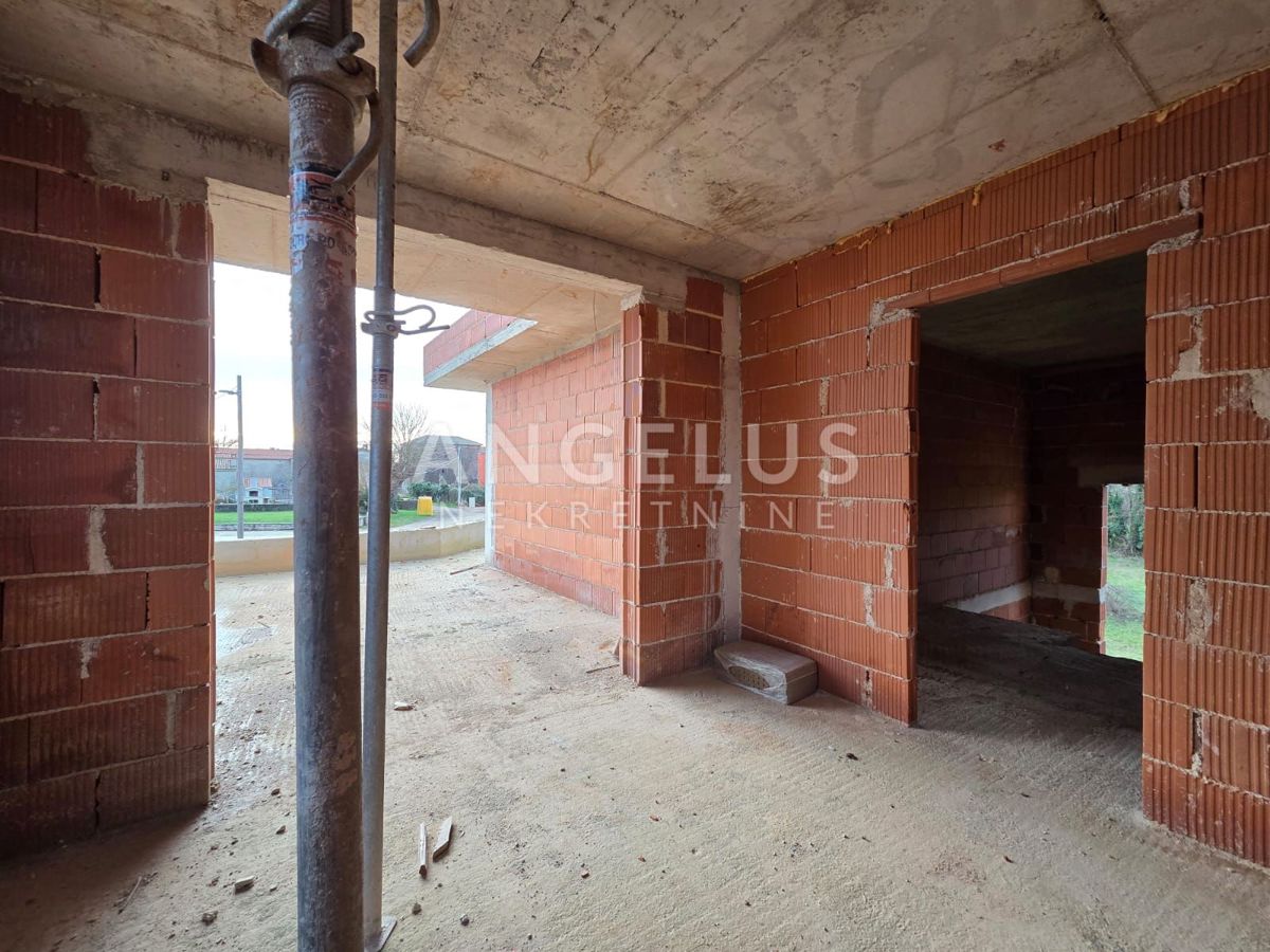 Istra, Barban - Nedokončana vila z bazenom, 174m2, naprodaj!