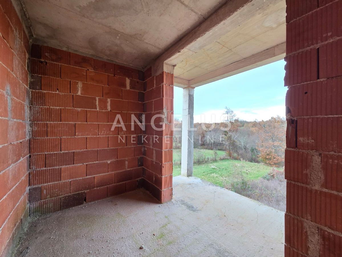 Istra, Barban - Nedokončana vila z bazenom, 174m2, naprodaj!