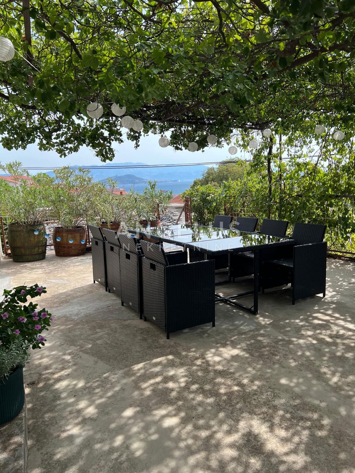 Slatine - hiša in stanovanje NAPRODAJ