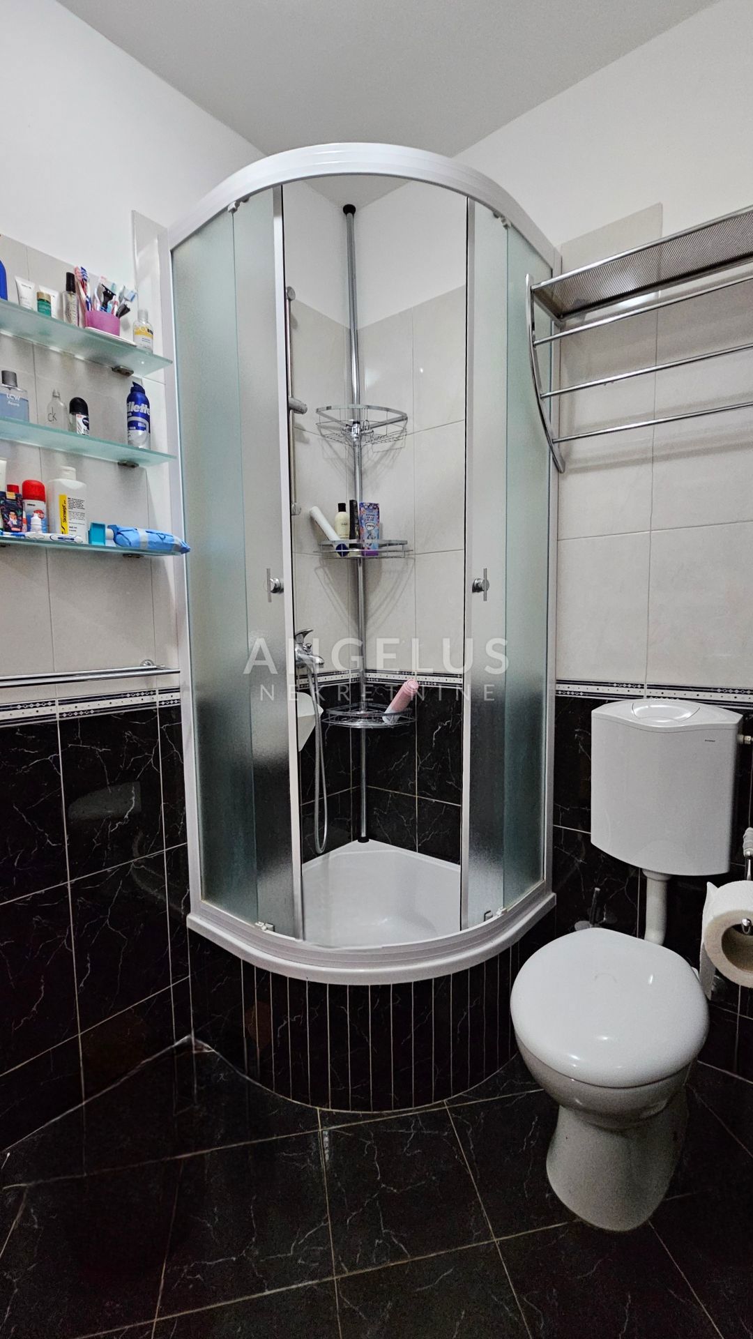 Slatine - hiša in stanovanje NAPRODAJ