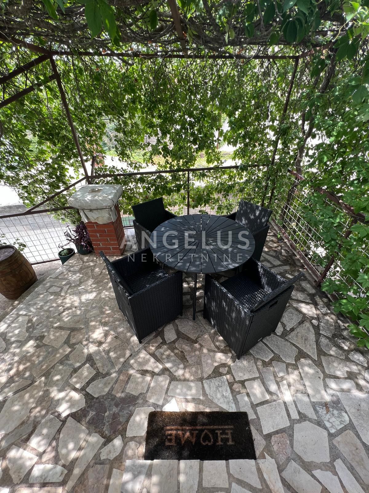 Slatine - hiša in stanovanje NAPRODAJ