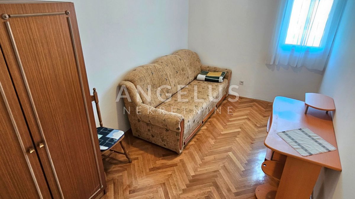Split - prostorno dvosobno stanovanje, 72 m2, PRODAJA