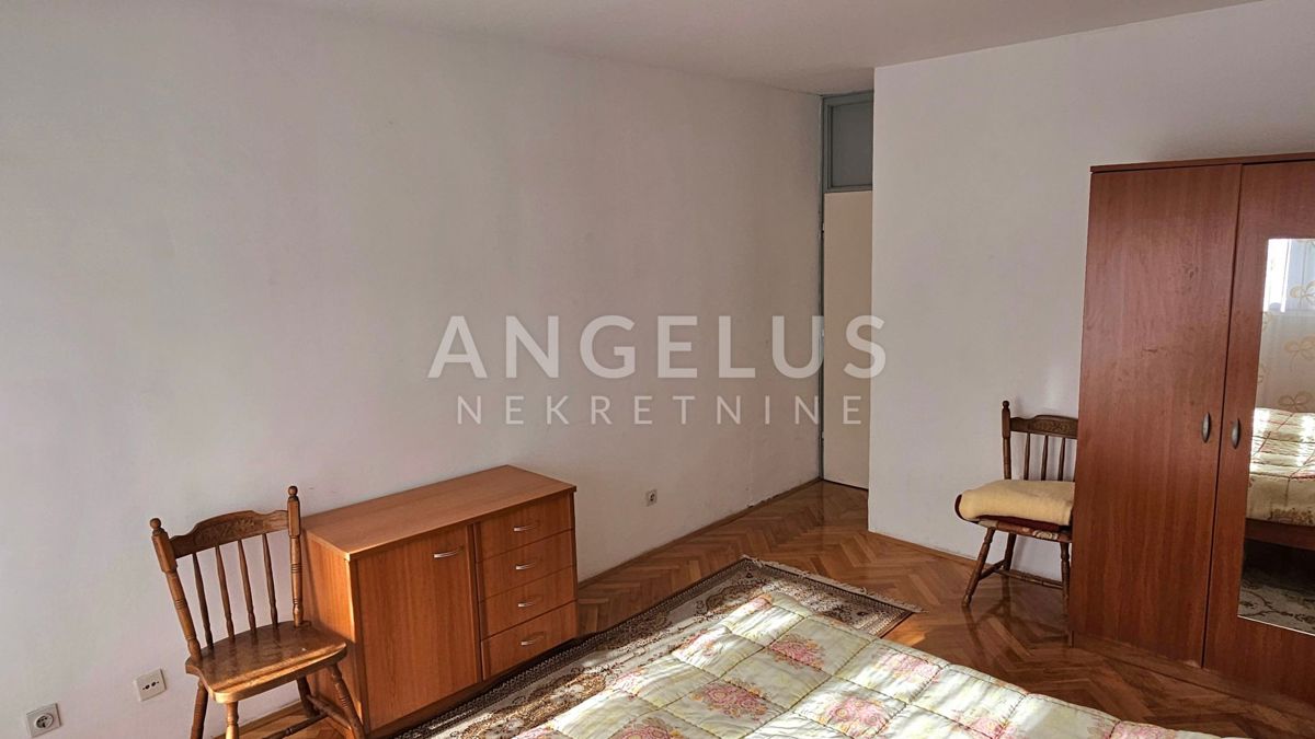 Split - prostorno dvosobno stanovanje, 72 m2, PRODAJA