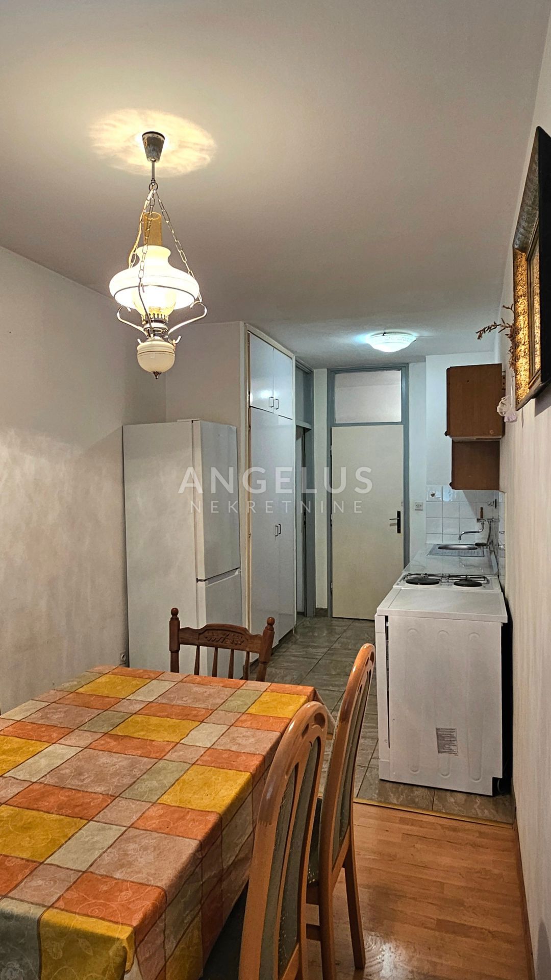 Split - prostorno dvosobno stanovanje, 72 m2, PRODAJA