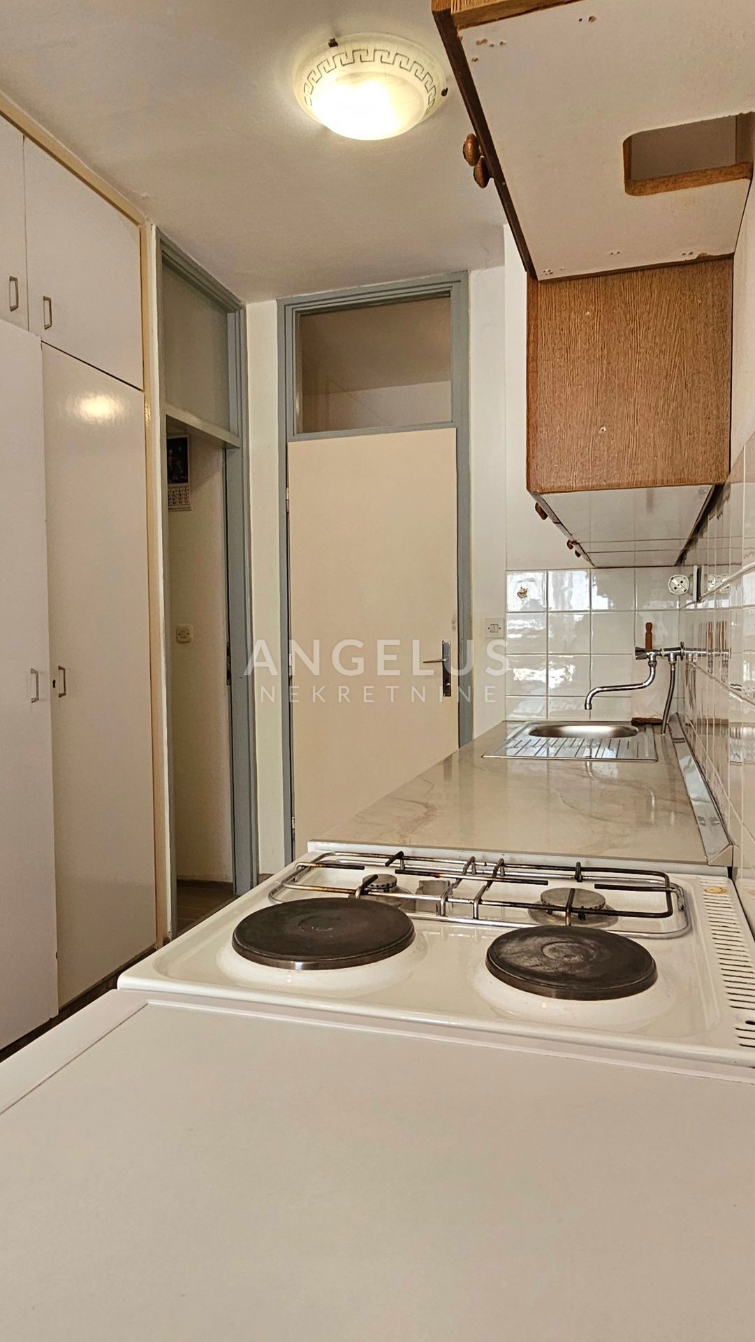 Split - prostorno dvosobno stanovanje, 72 m2, PRODAJA