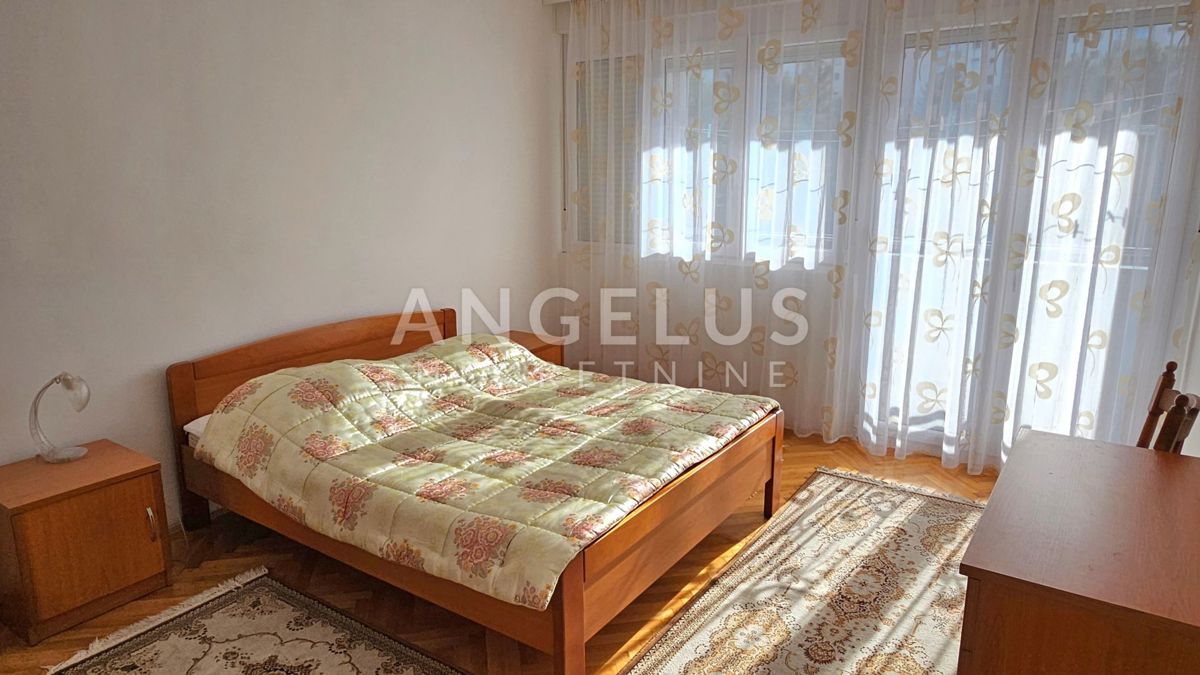 Split - prostorno dvosobno stanovanje, 72 m2, PRODAJA