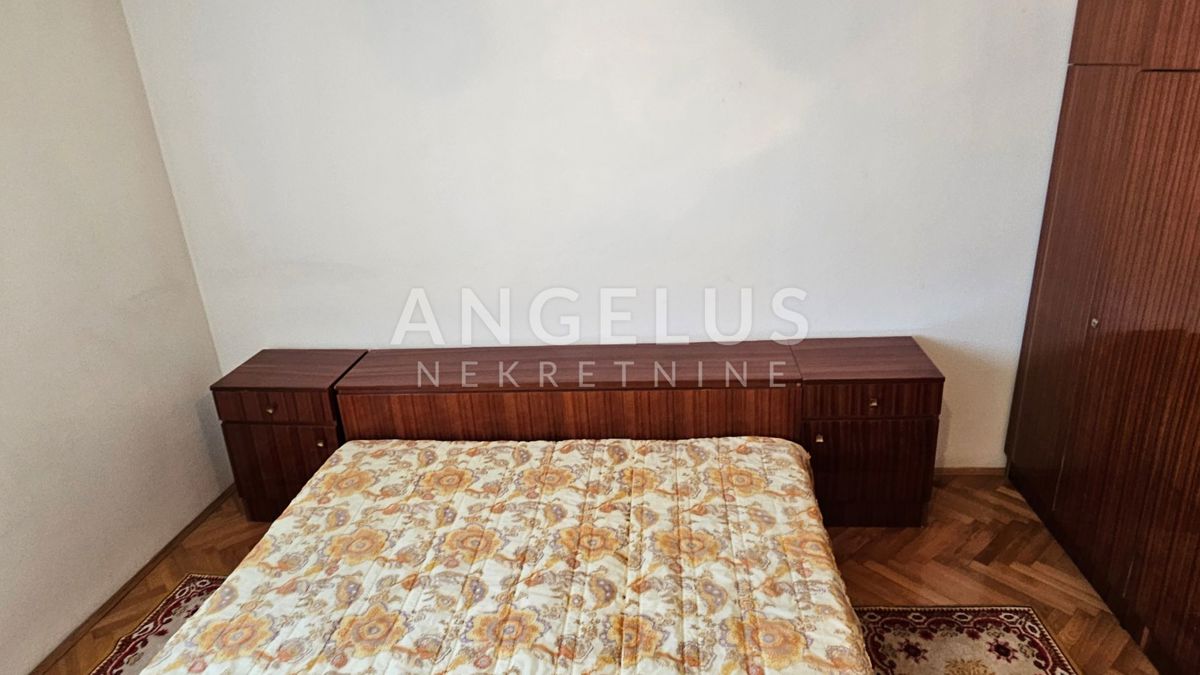 Split - prostorno dvosobno stanovanje, 72 m2, PRODAJA