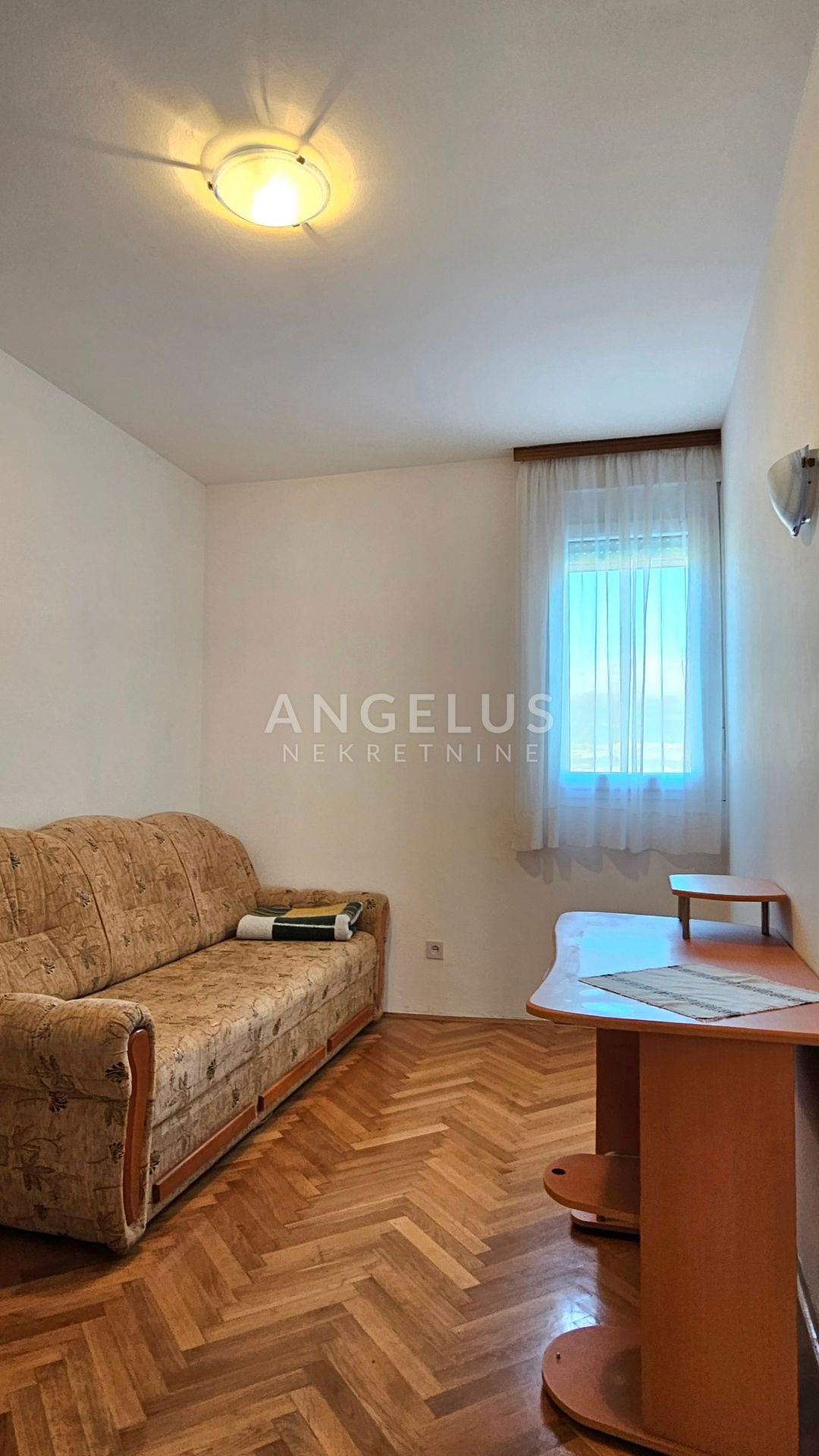 Split - prostorno dvosobno stanovanje, 72 m2, PRODAJA