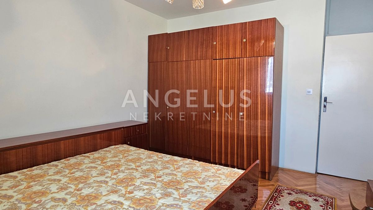 Split - prostorno dvosobno stanovanje, 72 m2, PRODAJA