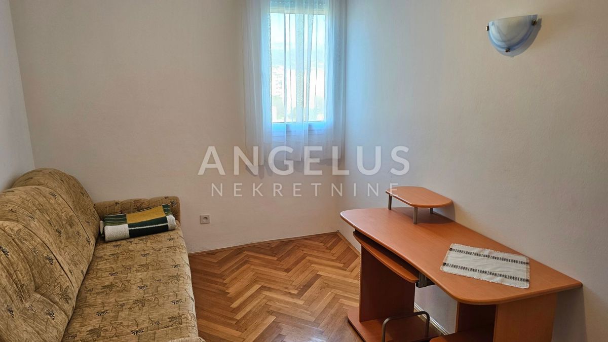 Split - prostorno dvosobno stanovanje, 72 m2, PRODAJA