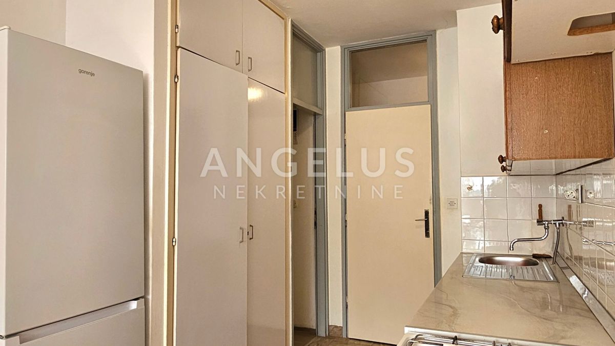 Split - prostorno dvosobno stanovanje, 72 m2, PRODAJA