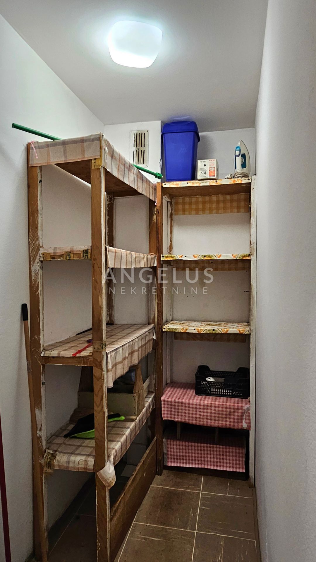 Split - prostorno dvosobno stanovanje, 72 m2, PRODAJA