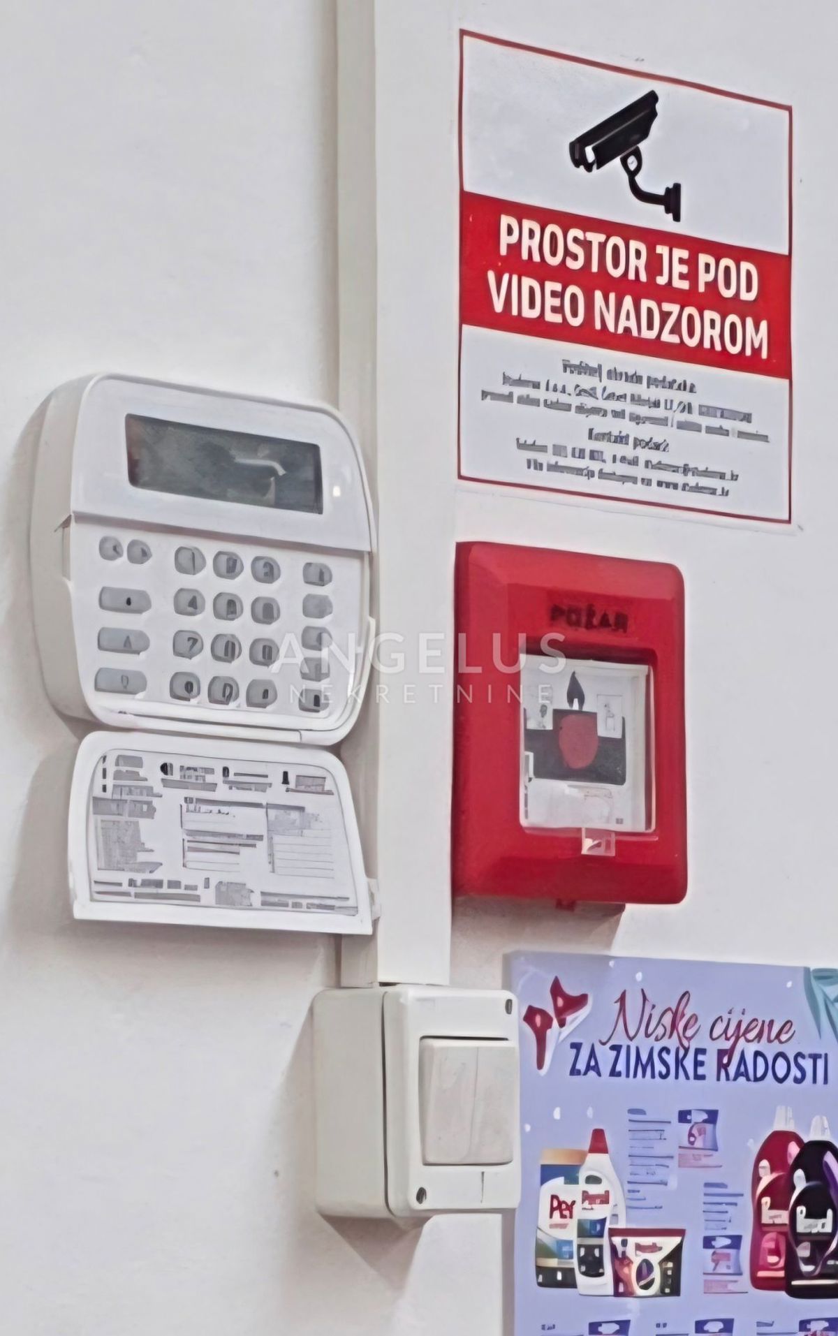 Split, Bol - ulični poslovni prostori NAPRODAJ