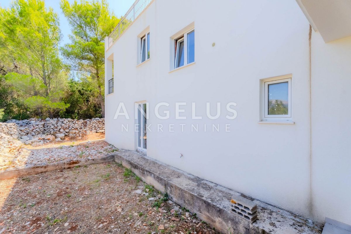 Lumbarda, otok Korčula - polsamostojna hiša 360 m² v fazi Rohbau s pogledom na morje - PRODAJA