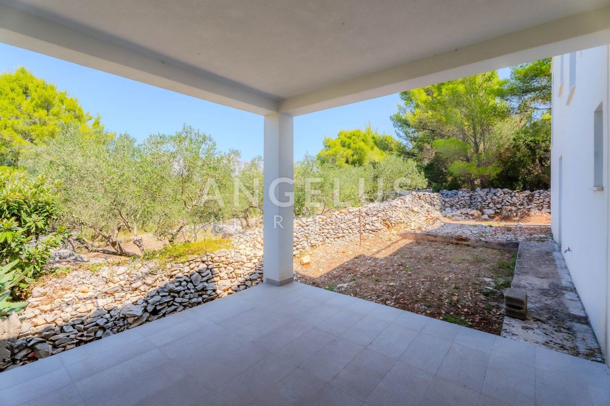 Lumbarda, otok Korčula - polsamostojna hiša 360 m² v fazi Rohbau s pogledom na morje - PRODAJA