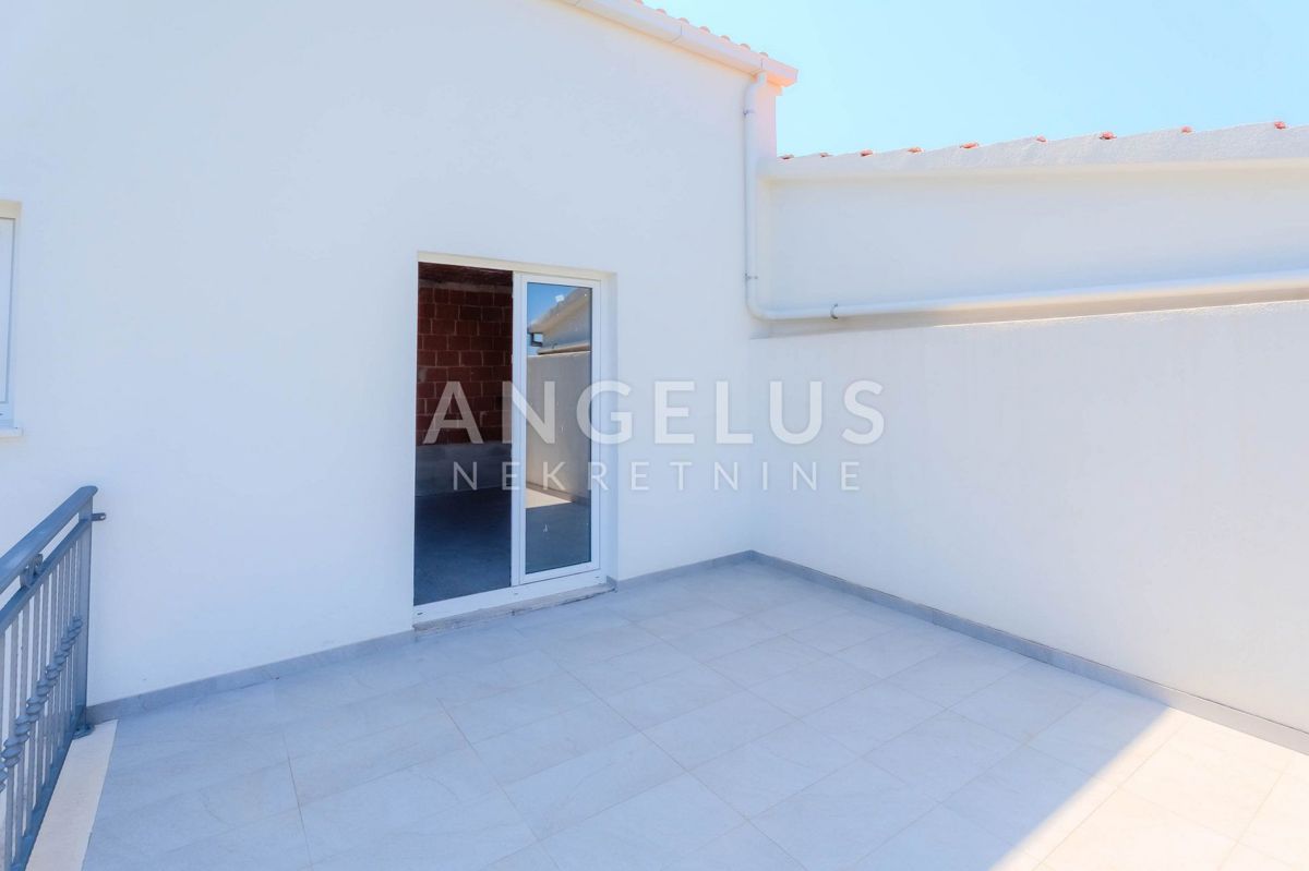 Lumbarda, otok Korčula - polsamostojna hiša 360 m² v fazi Rohbau s pogledom na morje - PRODAJA