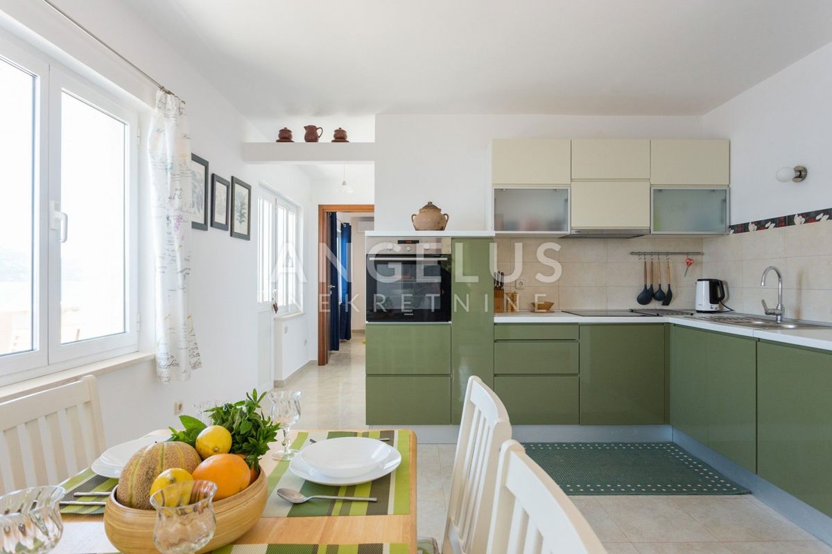 Hrvaška, Dubrovniško primorje, parcela ob morju z dvema hišama - posebna lokacija - 214 m2