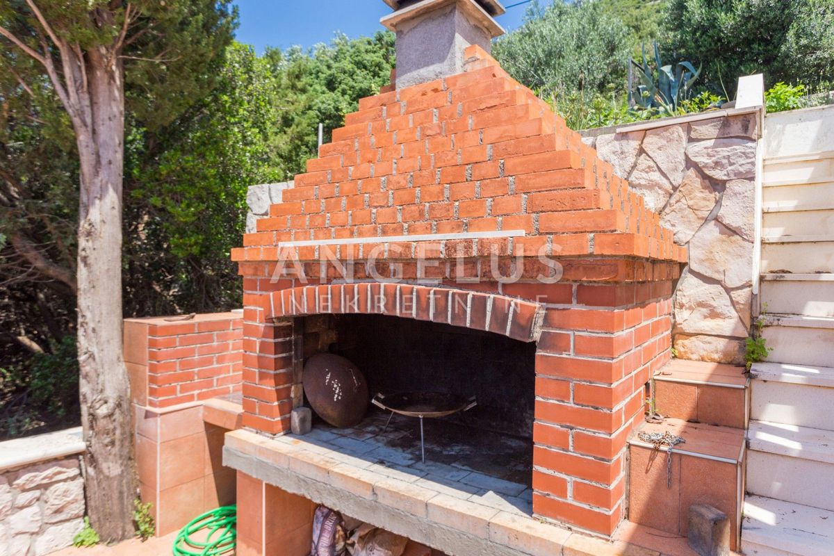 Hrvaška, Dubrovniško primorje, parcela ob morju z dvema hišama - posebna lokacija - 214 m2