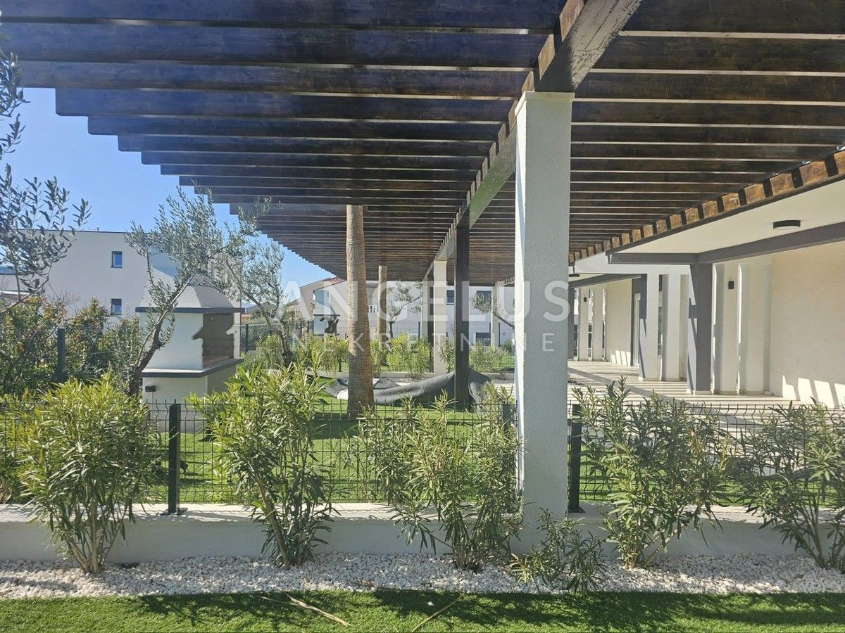 Hrvaška, Trogir - NOVOZGRADENA, samostojna hiša s čudovitim vrtom in razgledom