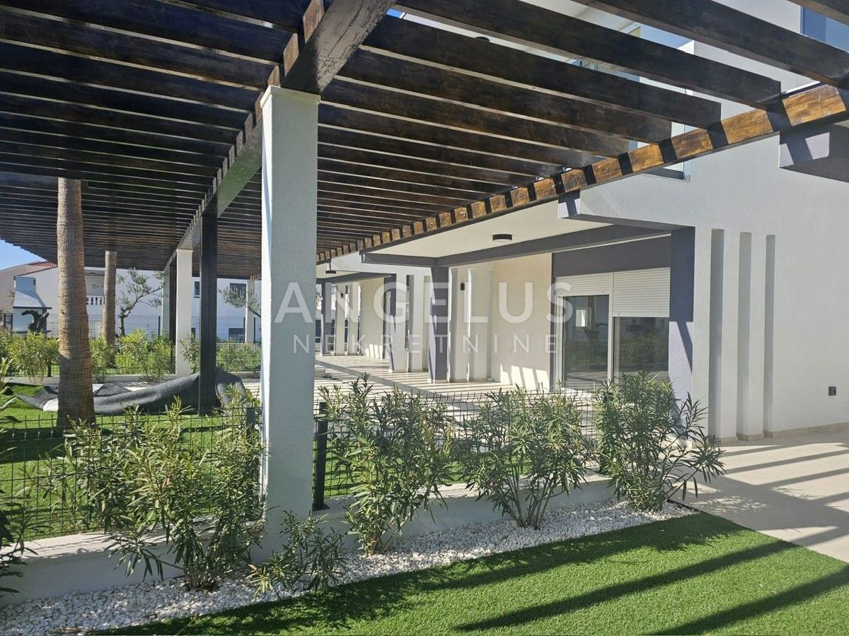 Hrvaška, Trogir - NOVOZGRADENA, samostojna hiša s čudovitim vrtom in razgledom