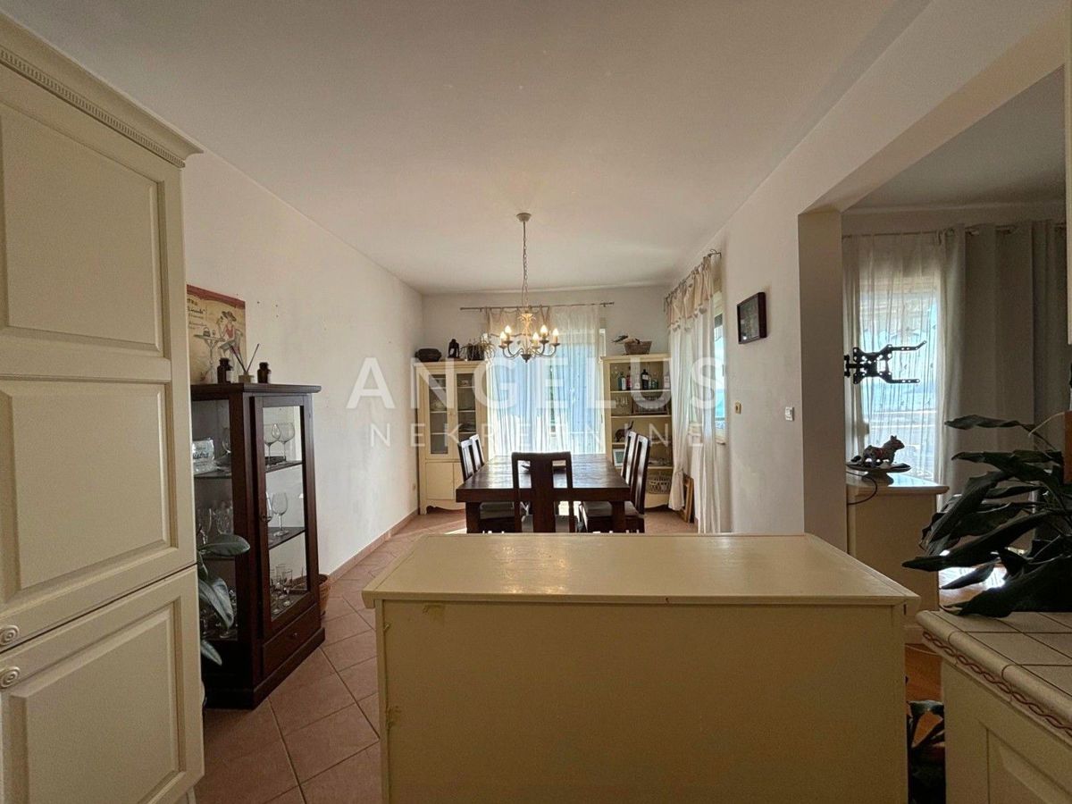 Hrvaška, Split, Meje - Dvosobno stanovanje na atraktivni lokaciji z garažo in pogledom na morje, 92 m2, PRODAMO