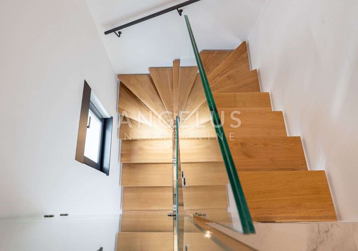 Hrvaška, Trogir, Čiovo - moderna vrstna VILA, z bazenom in čudovitim pogledom na morje, 282 m2 ​