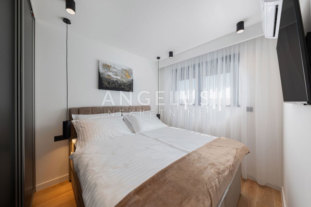 Hrvaška, Trogir, Čiovo - moderna vrstna VILA, z bazenom in čudovitim pogledom na morje, 282 m2 ​