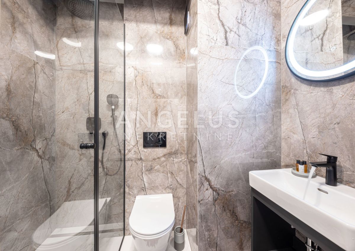Hrvaška, Trogir, Čiovo - moderna vrstna VILA, z bazenom in čudovitim pogledom na morje, 282 m2 ​