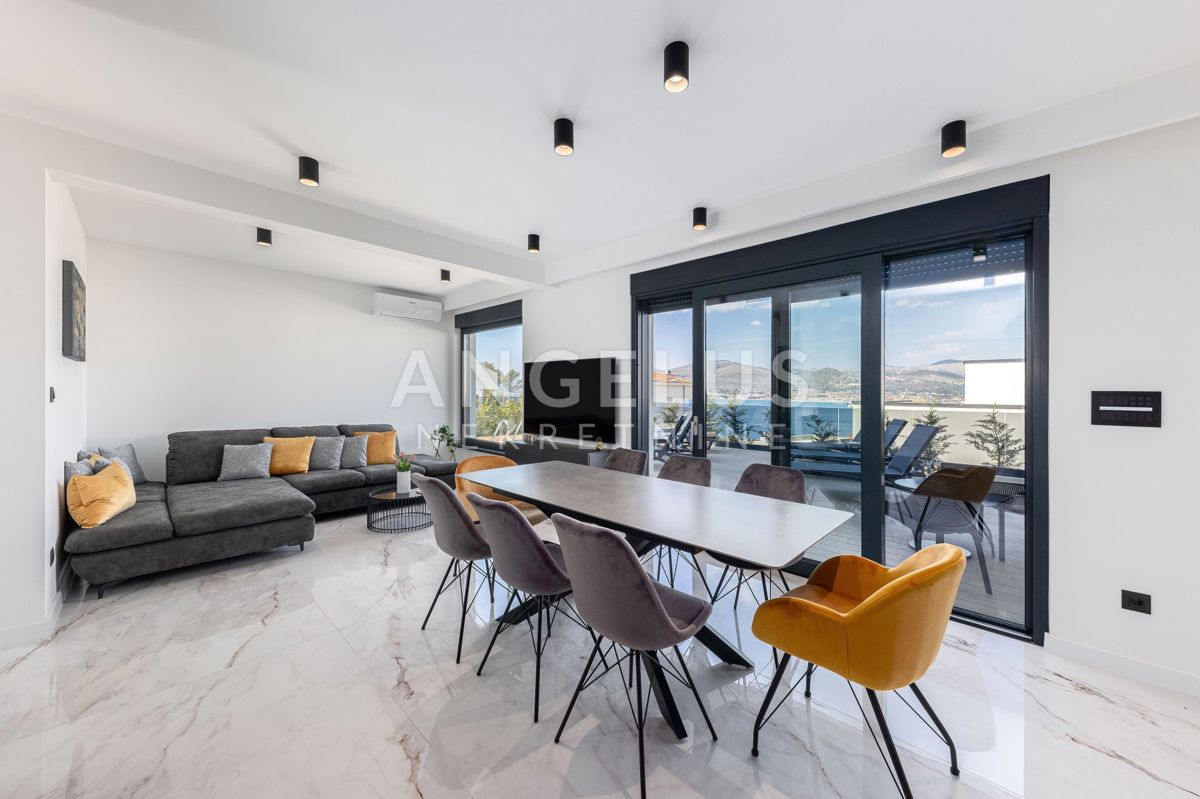 Hrvaška, Trogir, Čiovo - moderna vrstna VILA, z bazenom in čudovitim pogledom na morje, 282 m2 ​