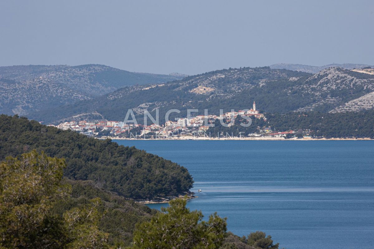 Hrvaška, Trogir, Čiovo - moderna vrstna VILA, z bazenom in čudovitim pogledom na morje, 282 m2 ​