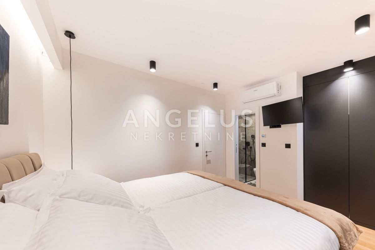 Hrvaška, Trogir, Čiovo - moderna vrstna VILA, z bazenom in čudovitim pogledom na morje, 282 m2 ​