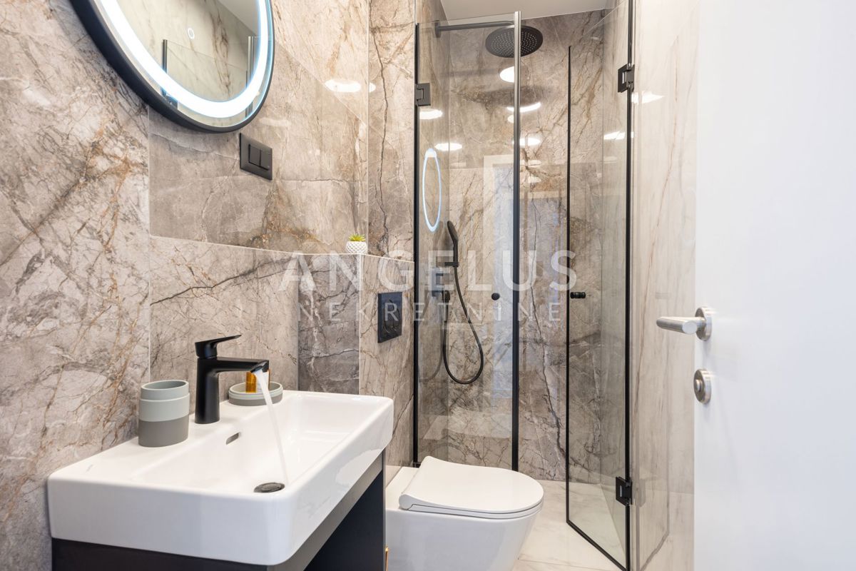 Hrvaška, Trogir, Čiovo - moderna vrstna VILA, z bazenom in čudovitim pogledom na morje, 282 m2 ​
