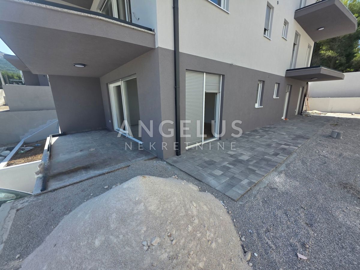 Strožanac, Podstrana - novogradnja, 2 stanovanje, parkirišče PRODAMO