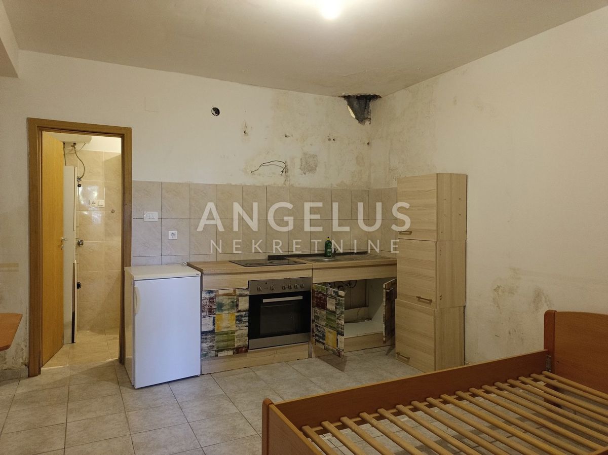 Šolta, Maslinica - garsonjera v centru Maslinice, 30 m2 PRODAJA