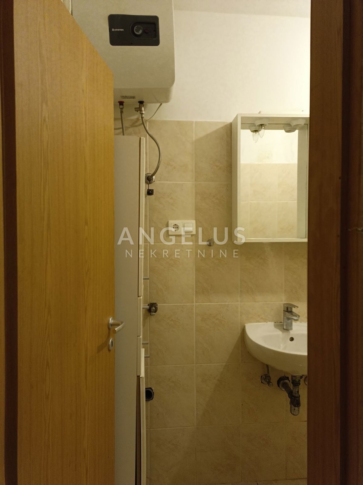 Šolta, Maslinica - garsonjera v centru Maslinice, 30 m2 PRODAJA