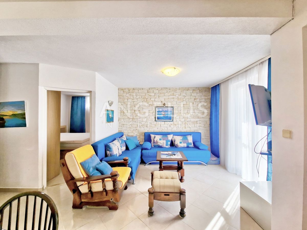 Hrvaška, Pelješac, Lovište – prostorno trisobno stanovanje v bližini plaže – 90 m2