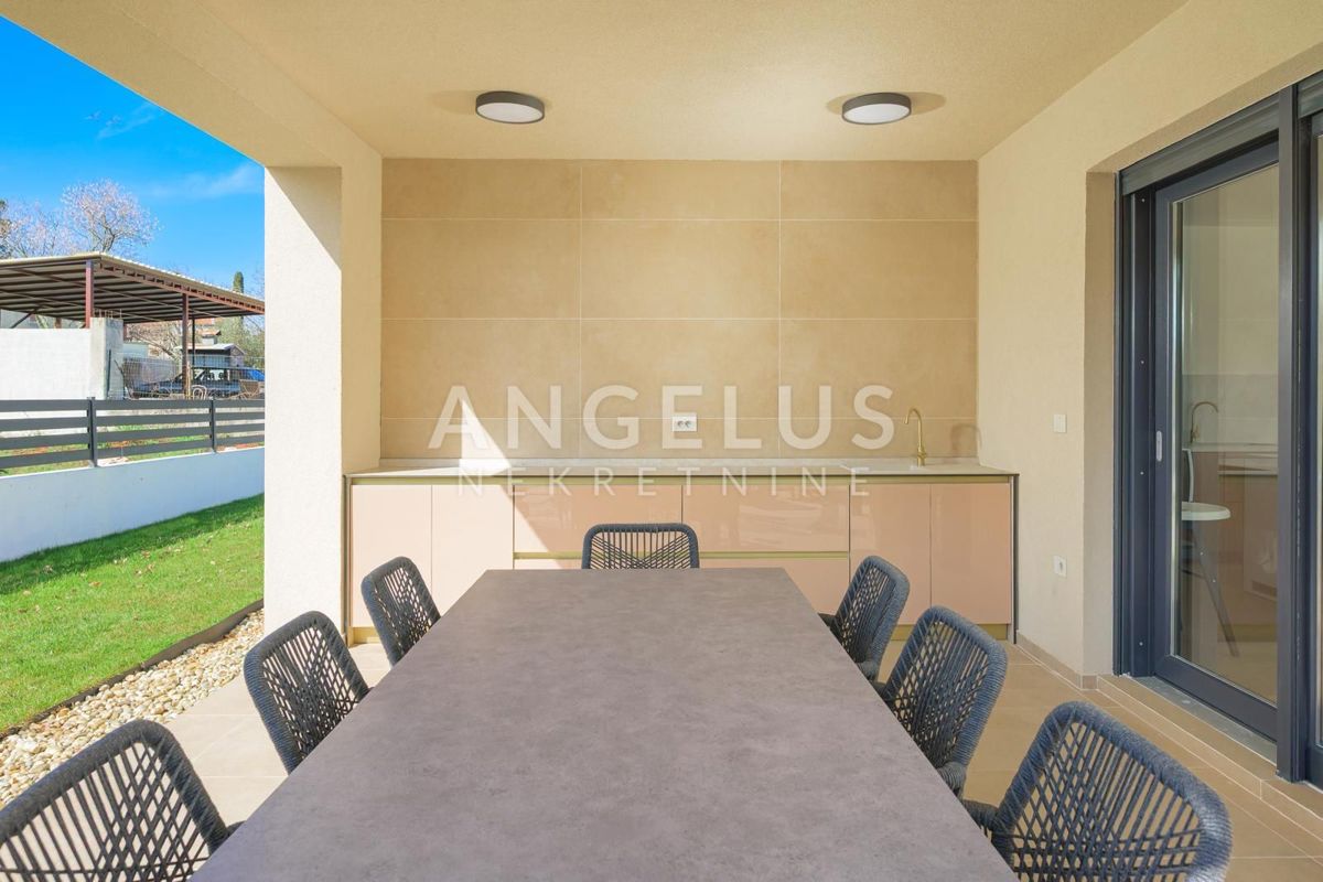 Istra, Rovinj - moderna vila z bazenom, 210m2, naprodaj!