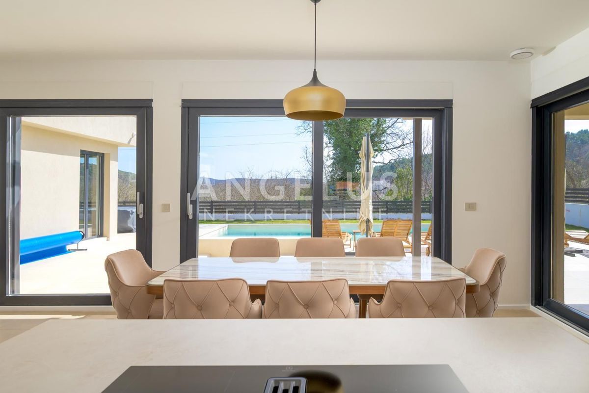 Istra, Rovinj - moderna vila z bazenom, 210m2, naprodaj!