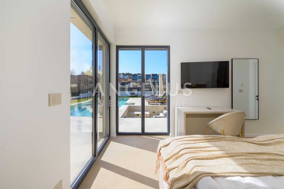 Istra, Rovinj - moderna vila z bazenom, 210m2, naprodaj!