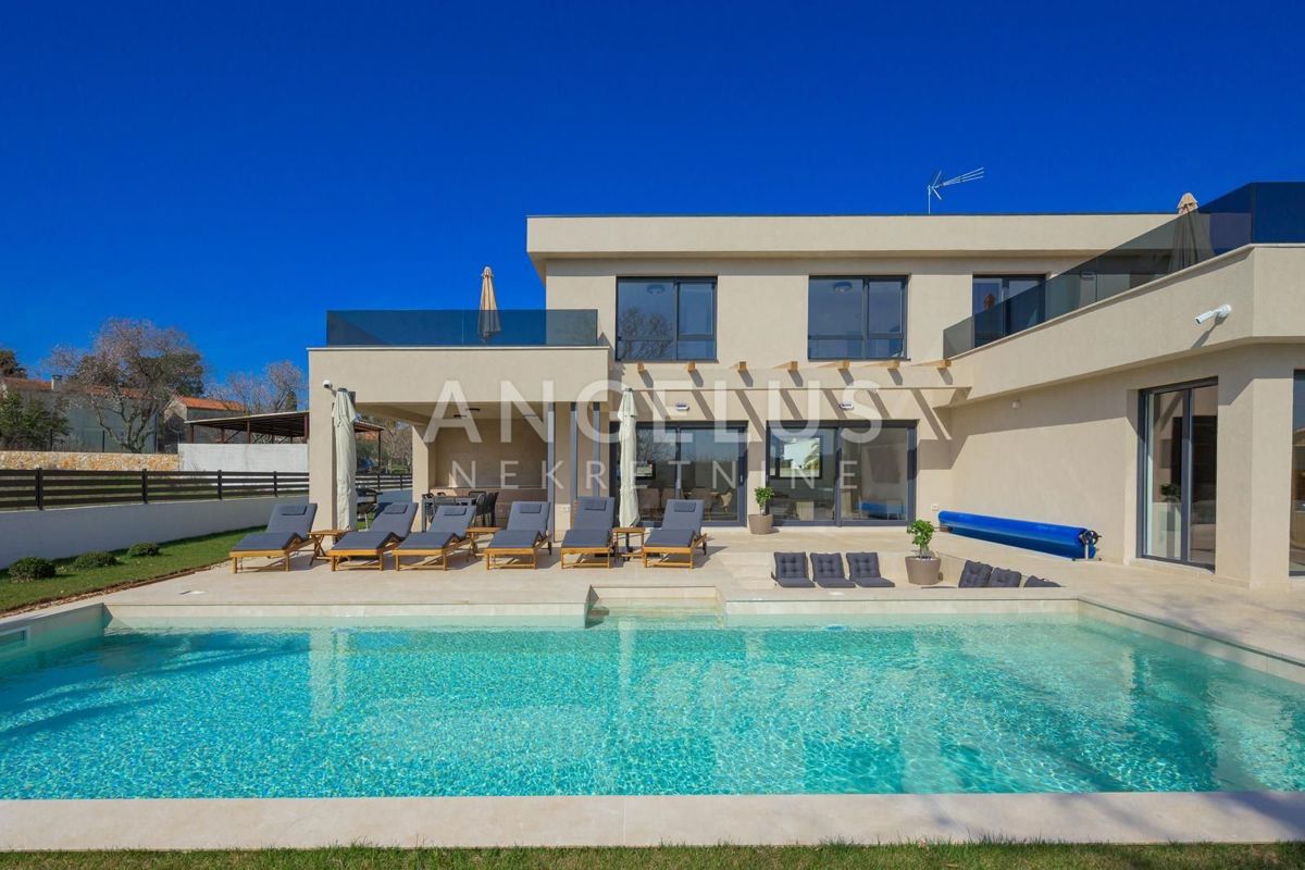 Istra, Rovinj - moderna vila z bazenom, 210m2, naprodaj!