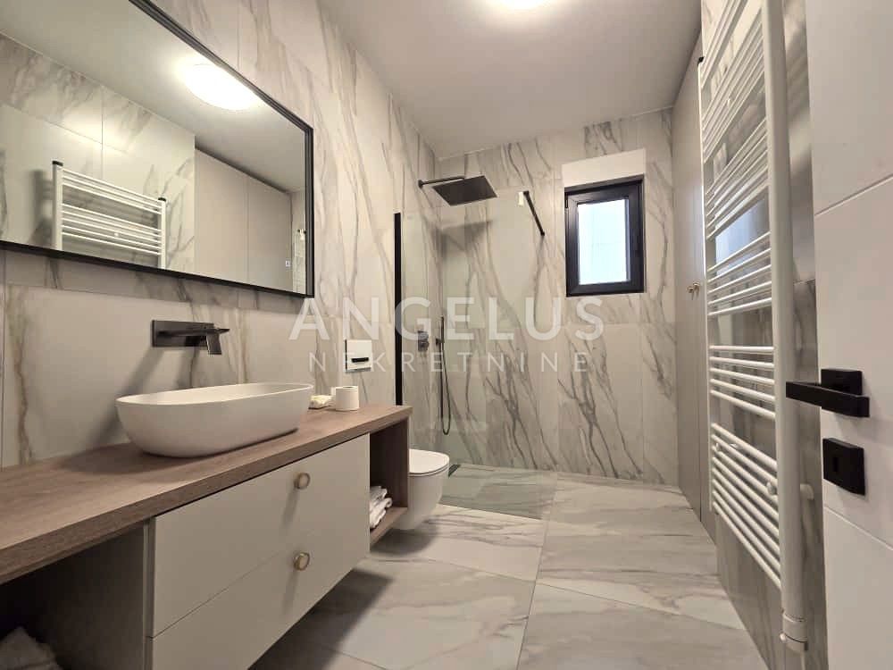 Istra, Rovinj - moderna vila z bazenom, 210m2, naprodaj!