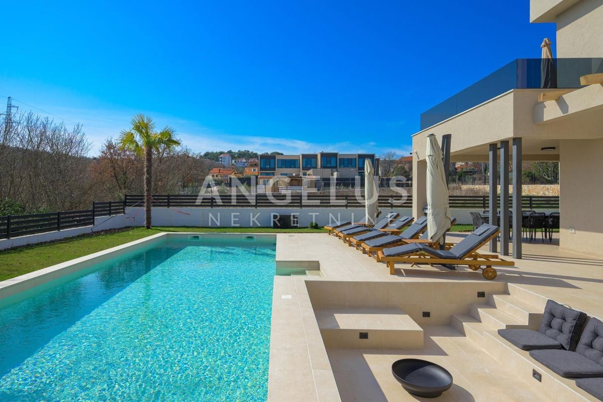 Istra, Rovinj - moderna vila z bazenom, 210m2, naprodaj!