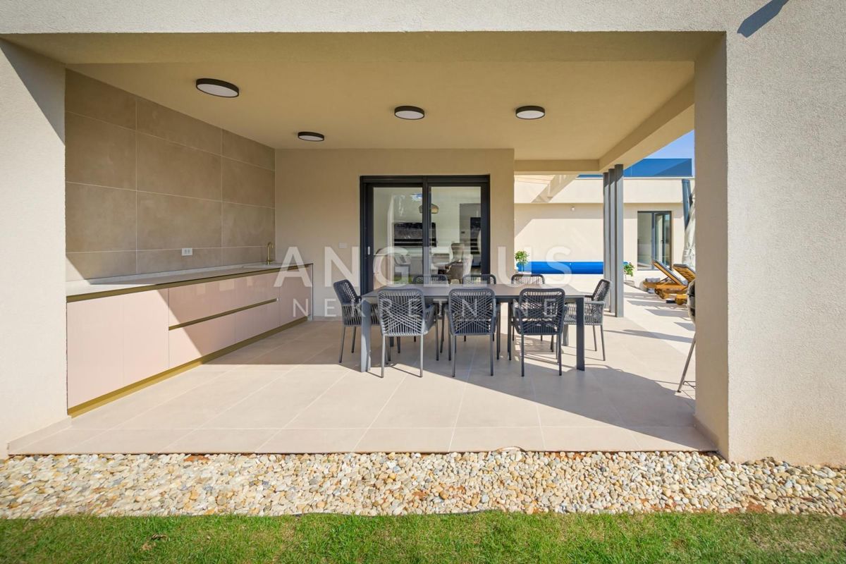 Istra, Rovinj - moderna vila z bazenom, 210m2, naprodaj!