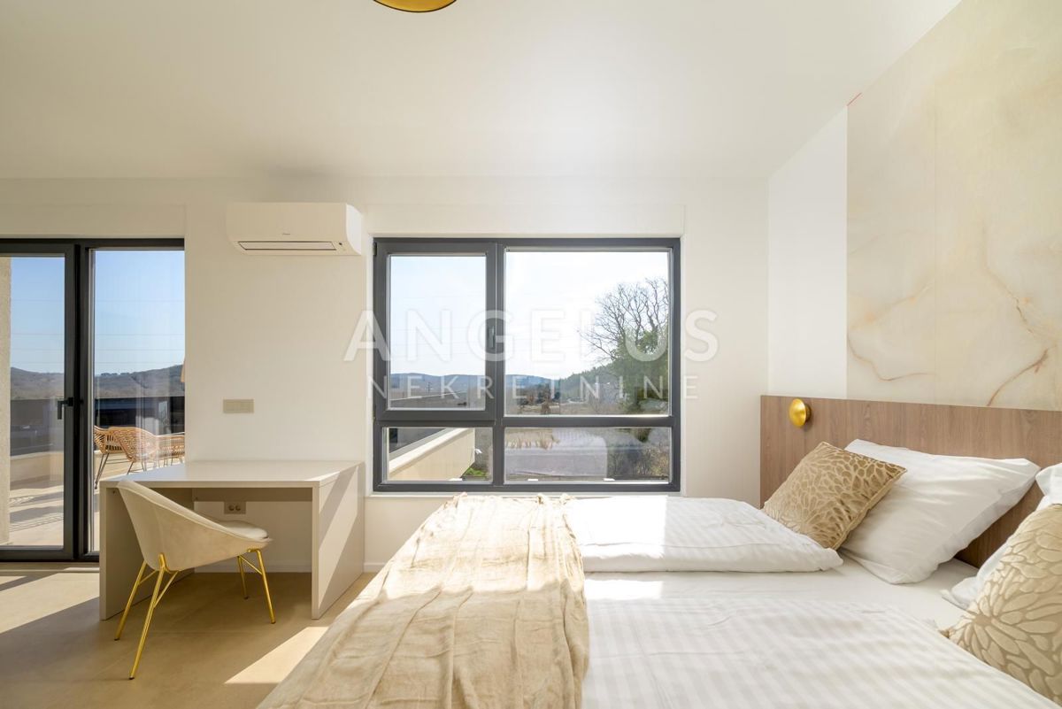 Istra, Rovinj - moderna vila z bazenom, 210m2, naprodaj!