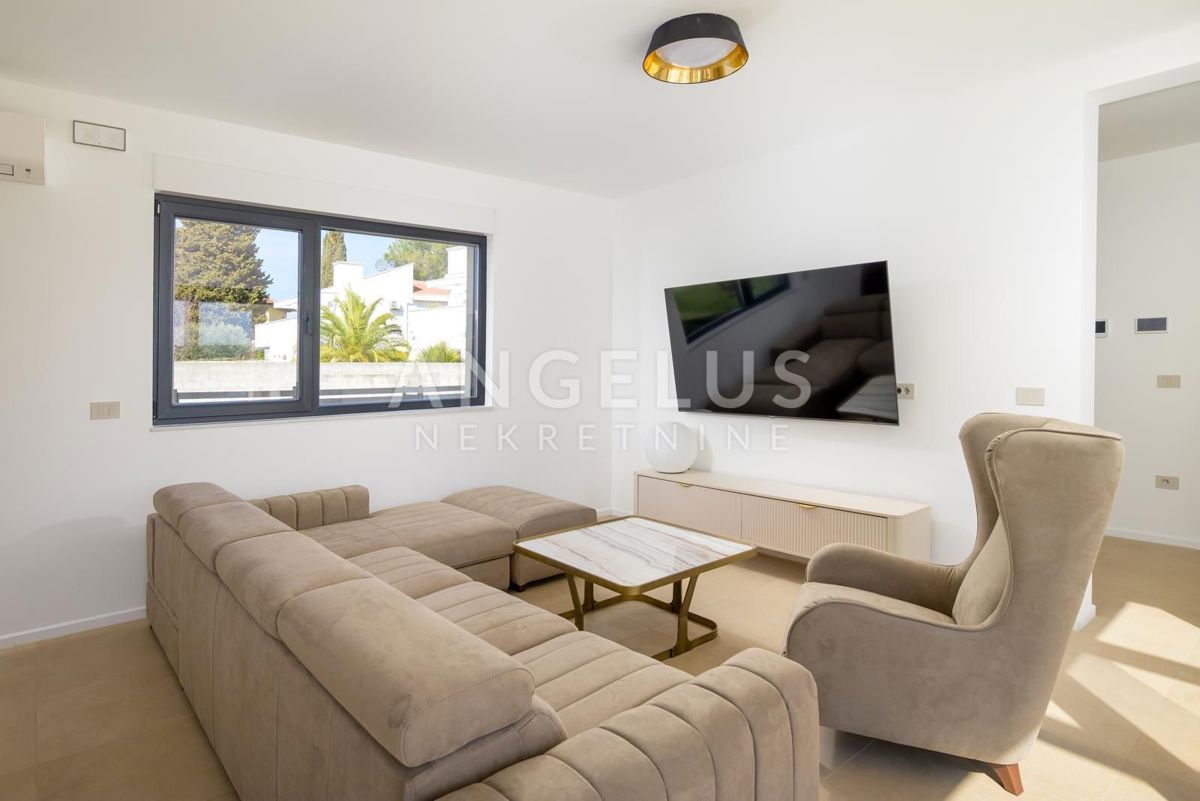 Istra, Rovinj - moderna vila z bazenom, 210m2, naprodaj!