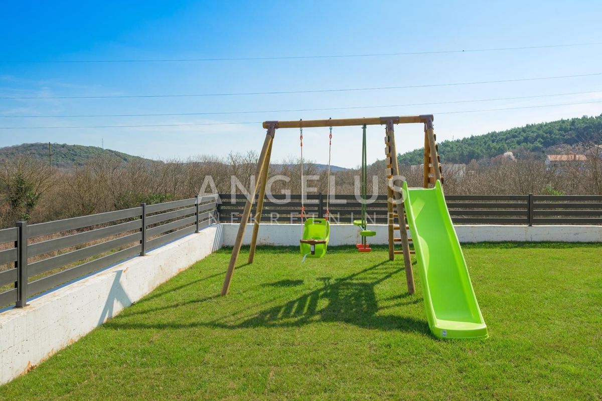 Istra, Rovinj - moderna vila z bazenom, 210m2, naprodaj!